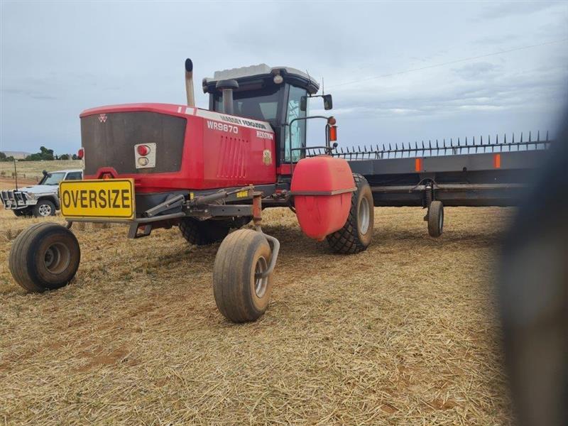 Photo 4. Massey Ferguson 9870 Windrower
