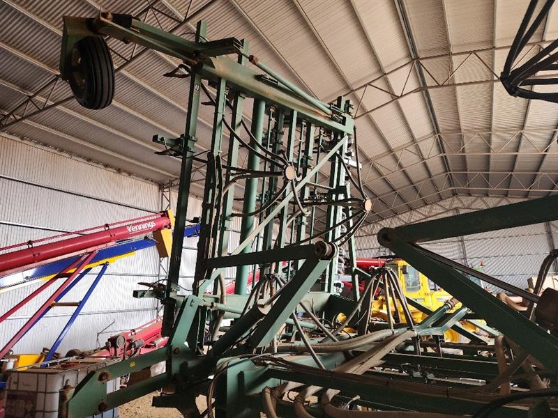 Photo 4. John ShearerSimplicity Airseeder Combination 55TAir seeder Complete Multi Brand