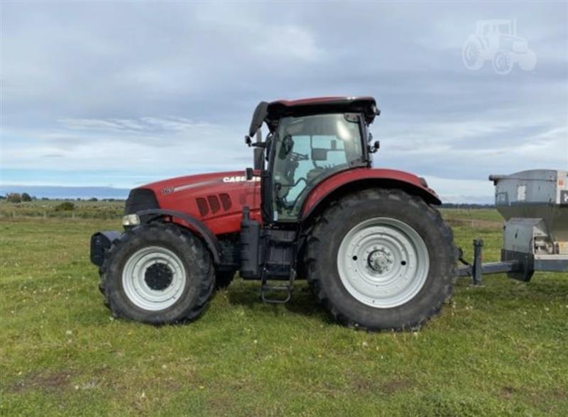 Photo 4. Case IH Puma 165 tractor