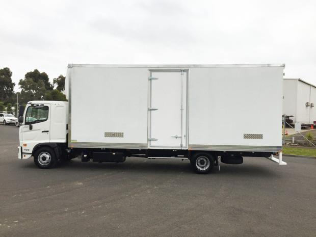 Photo 4. Hino FD 1124-500 Series Pantech