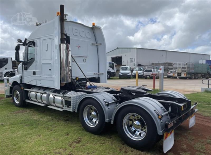 Photo 4. Iveco Powerstar 6800 prime mover
