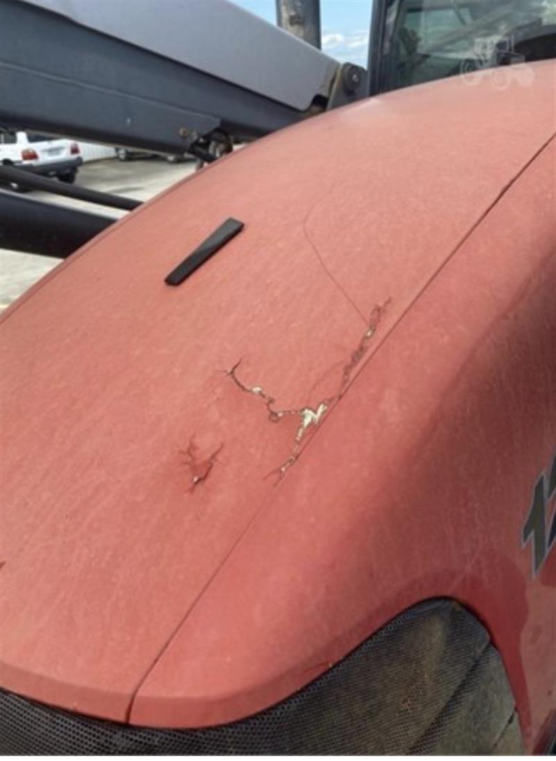 Photo 4. Case IH Maxxum 125 tractor