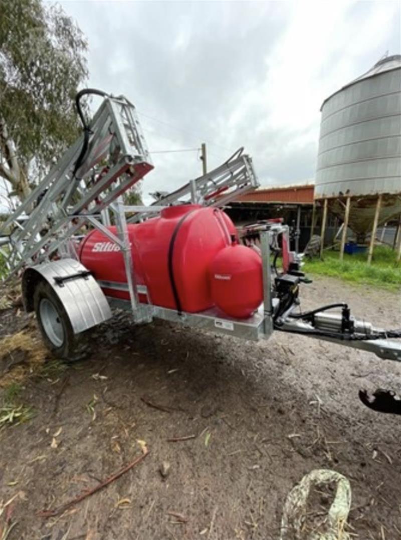 Photo 4. Silvan 2G18MOBG sprayer