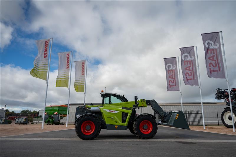 Photo 4. Claas Scorpion 741 Telescopic Handler FWA/4WD