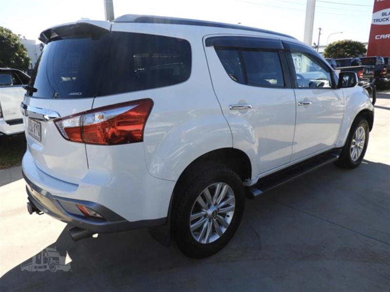 Photo 4. Isuzu MU-X suv