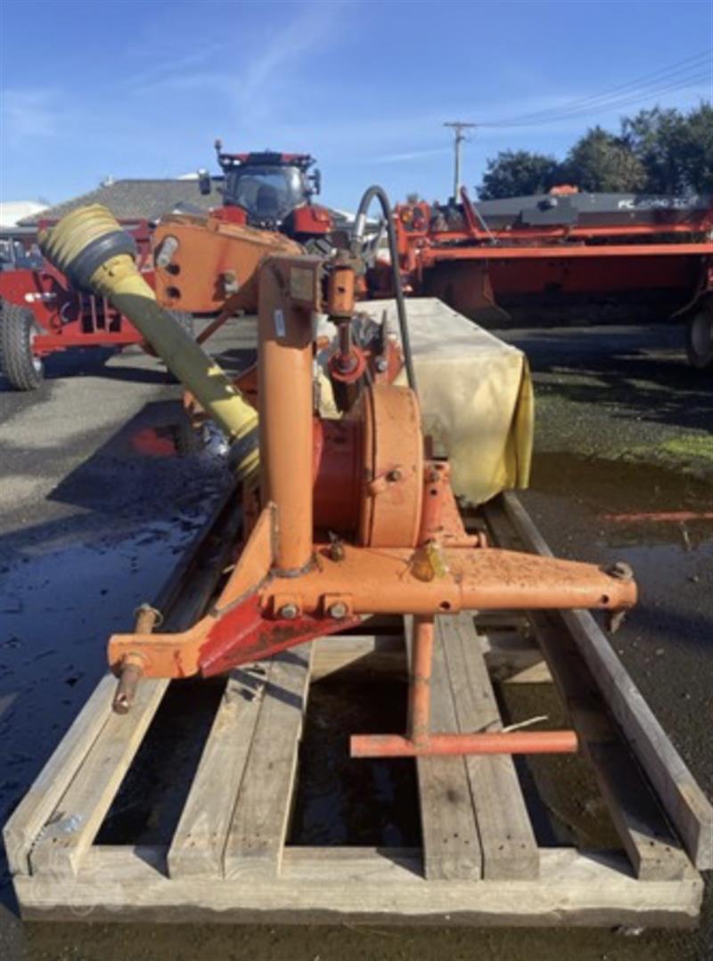 Photo 4. Taarup 2028 hay mower