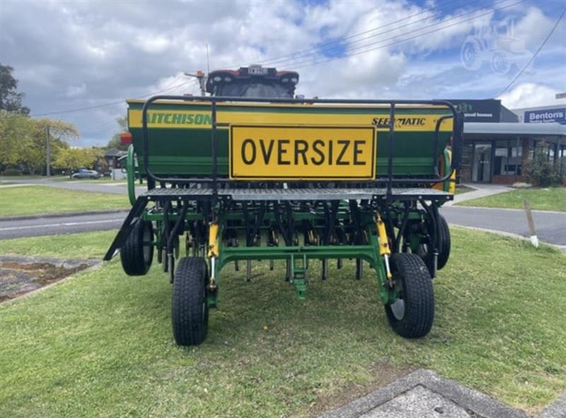 Photo 4. Aitchison SM4124CT airseeder