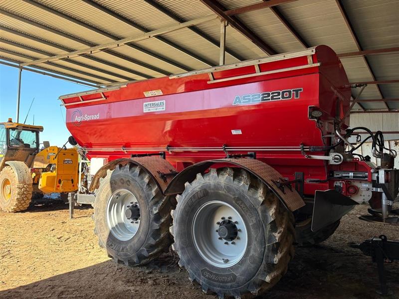 Photo 4. AGRI-SPREAD AS2220T