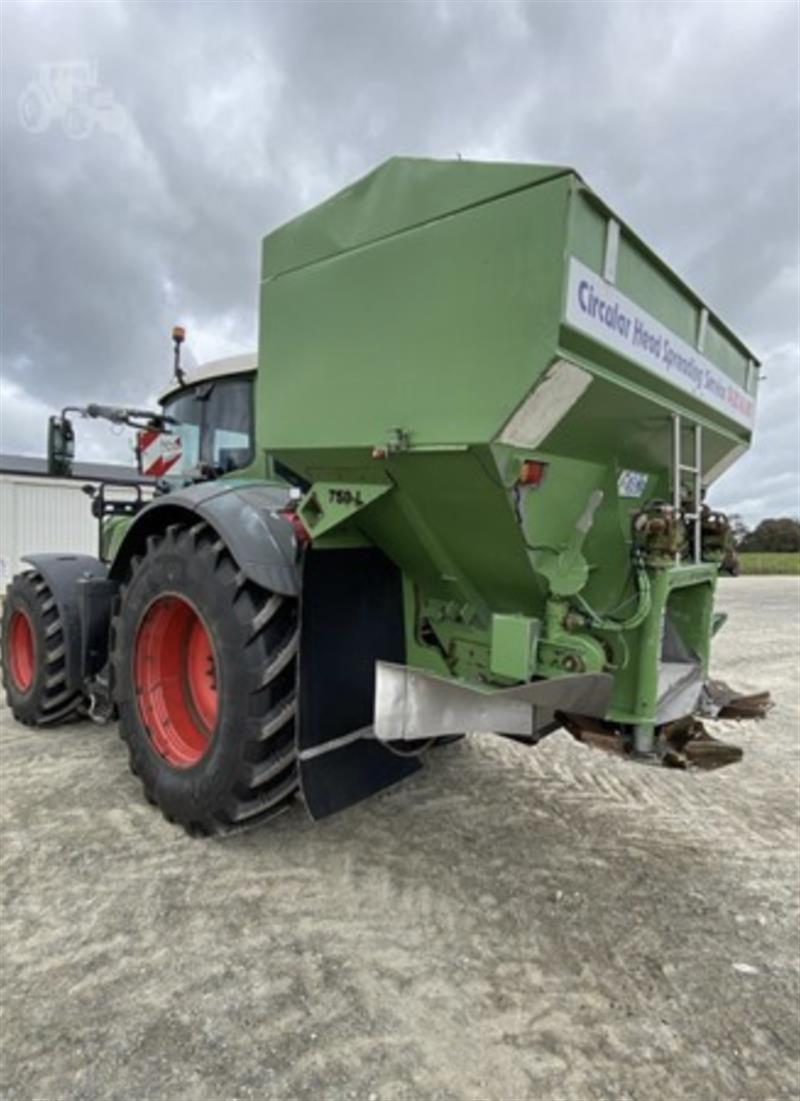 Photo 4. Fendt 930 Vario tractor