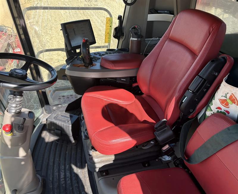 Photo 4. Case IH 9250T & 3050 combine harvester