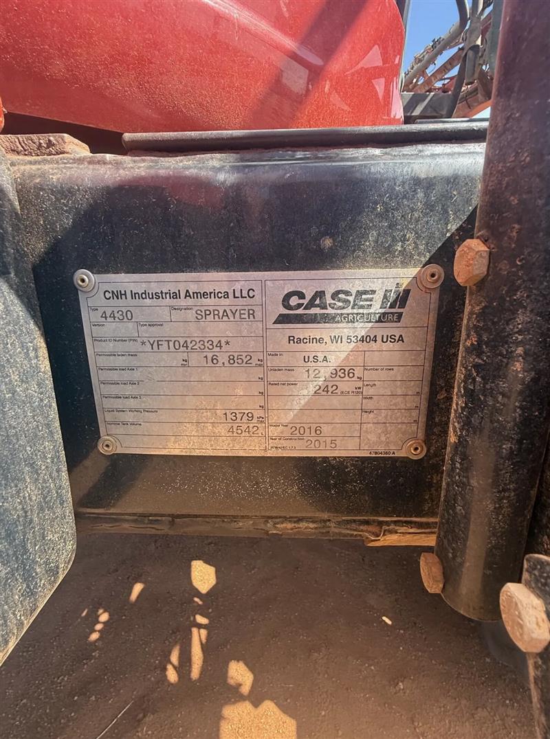 Photo 4. Case IH Patriot 4430 self propelled sprayer