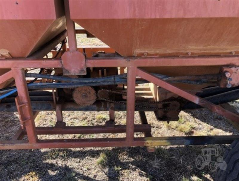 Photo 4. Gyral SR airseeder