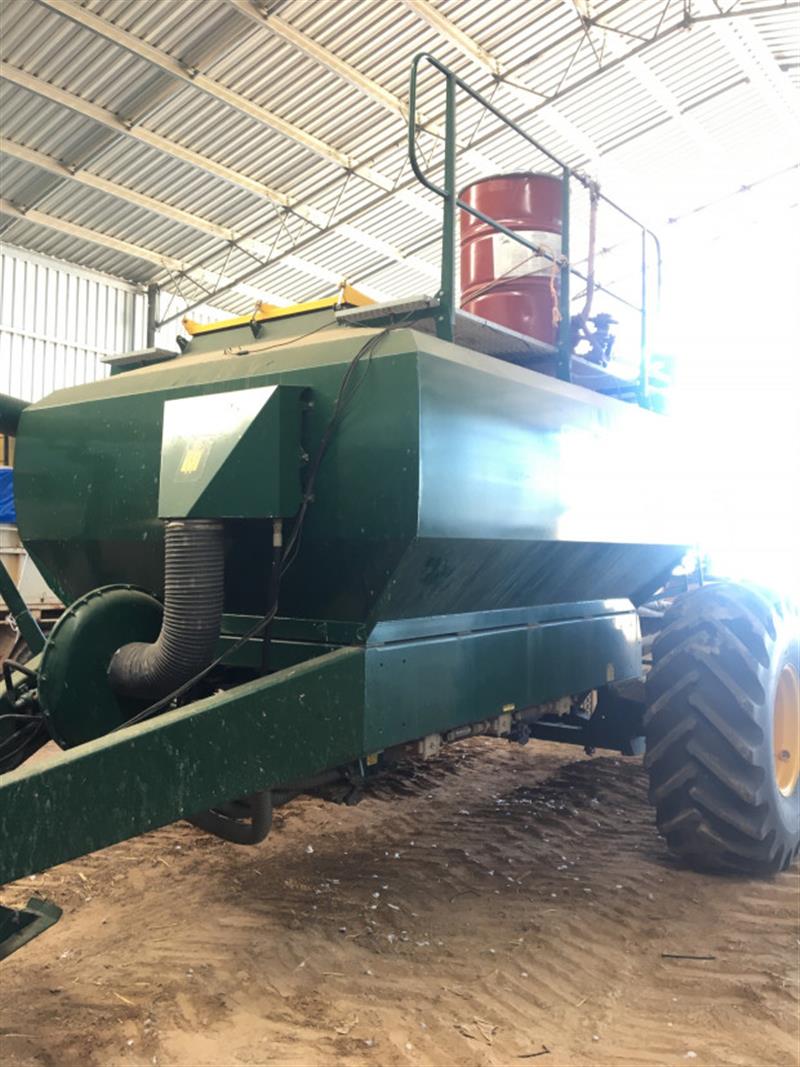 Simplicity 9000 Air Seeder Cart, Seeding Tillage Simplicity SA, Power