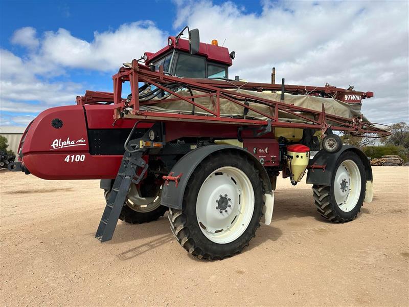 Photo 4. Hardi Alpha 4100 Boom Sprayer