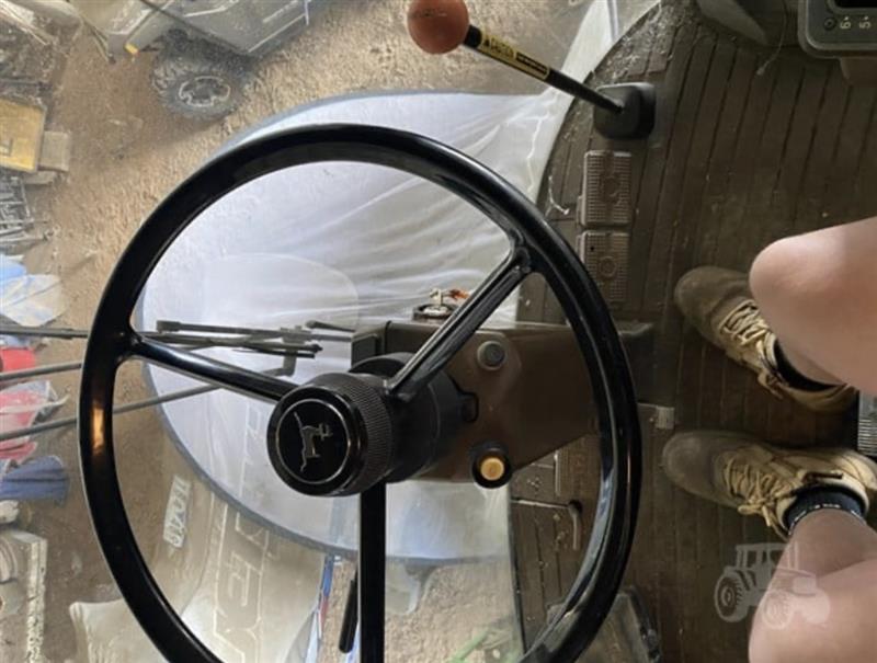 Photo 4. John Deere 9600 combine harvester