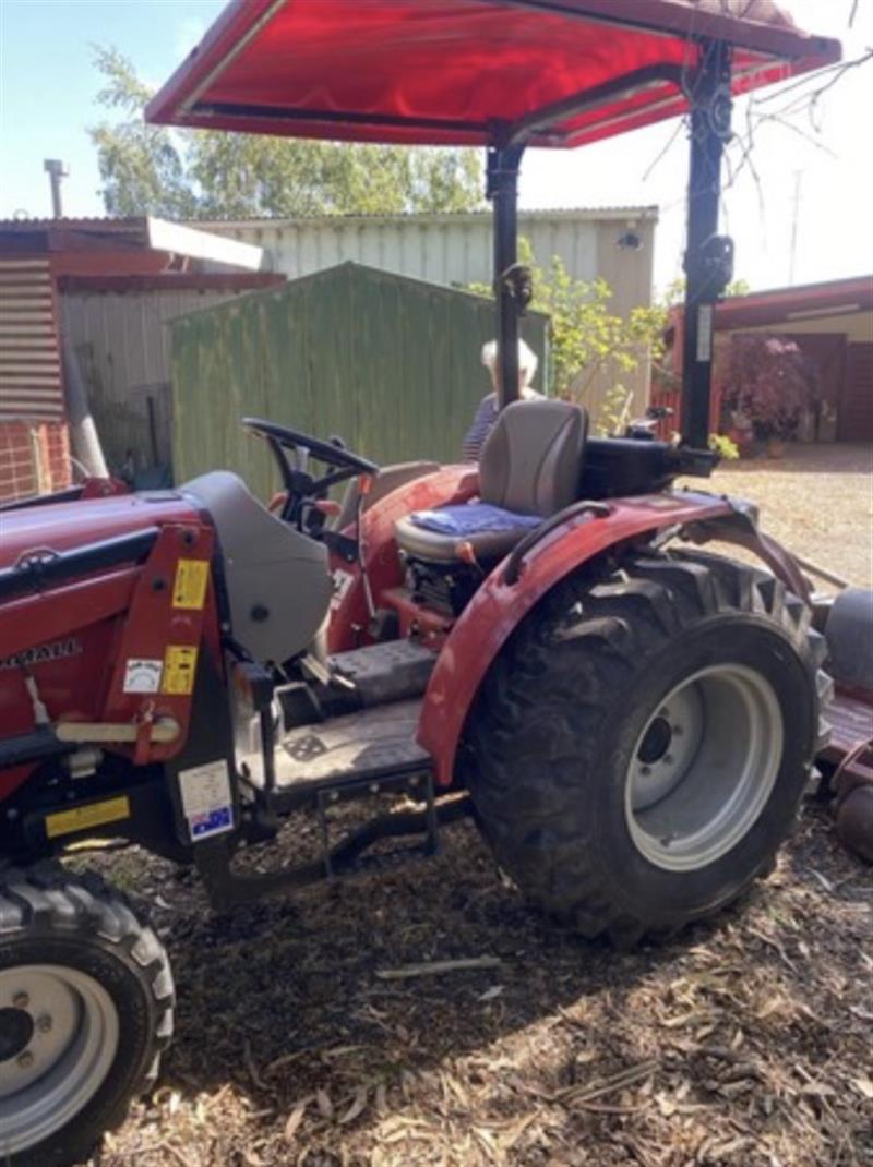 Photo 4. Case IH Farmall 35B tractor