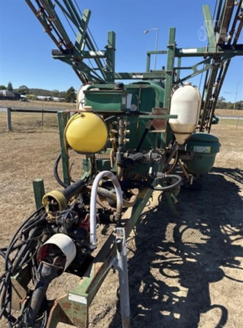 Photo 4. Goldacres Compact 2521 boom sprayer