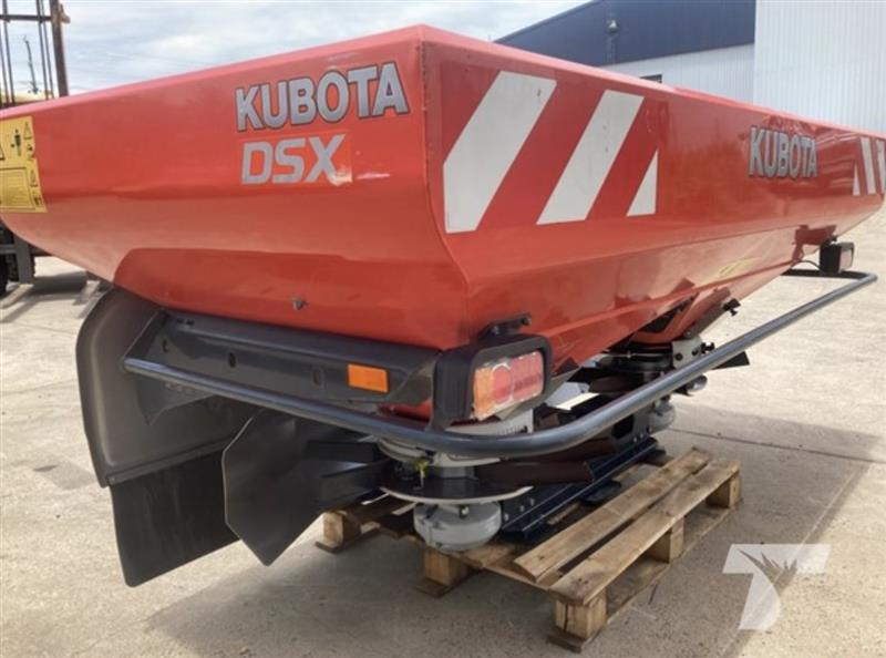 Kubota DSX1875H spreader, Pasture Care Kubota QLD Power Farming