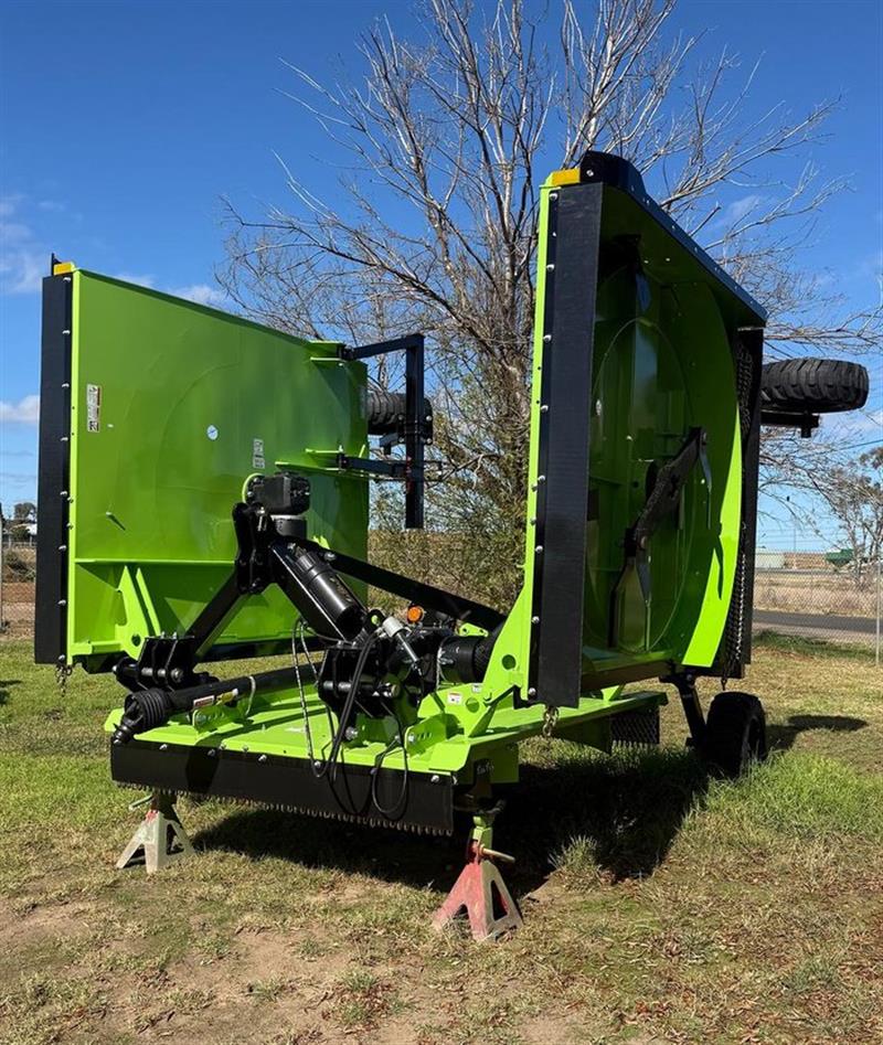 Photo 4. Schulte TPX-318 slasher