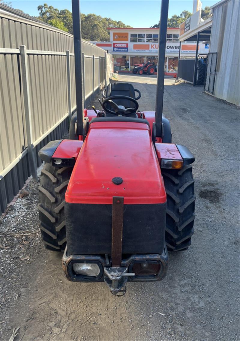 Photo 4. Antonio Carraro S5500V Tractor