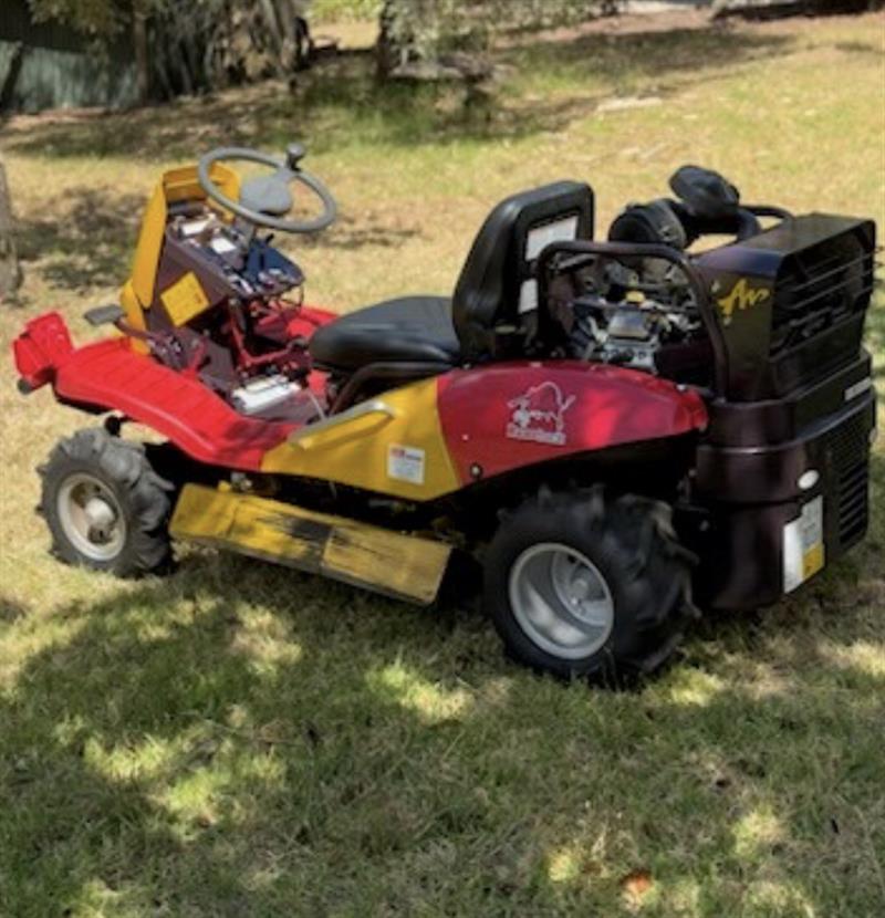 Photo 4. Razorback CMX2302 ride on mower