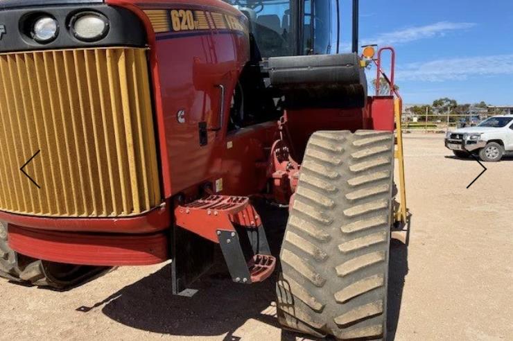Photo 4. Versatile 620DT track tractor
