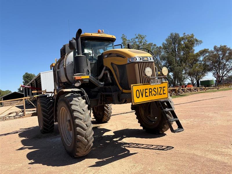 Photo 2. Rogator RG1300B self propelled sprayer