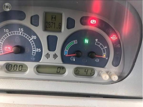 Photo 2. New Holland T7245 tractor