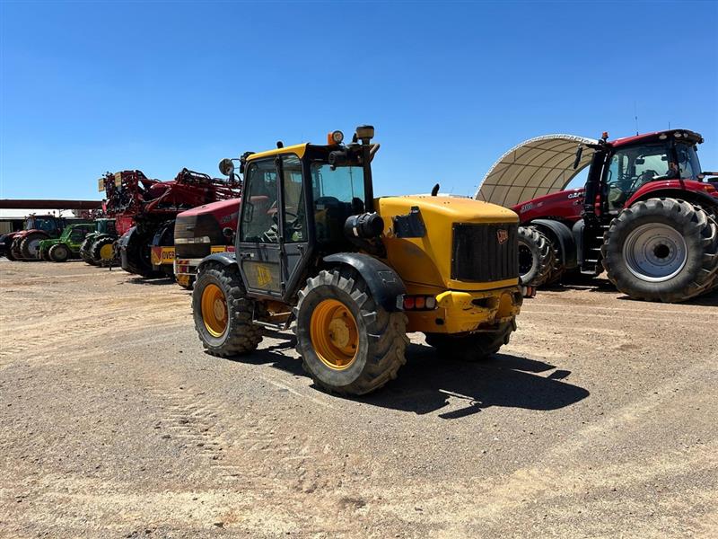 Photo 4. JCB 526S telehandler