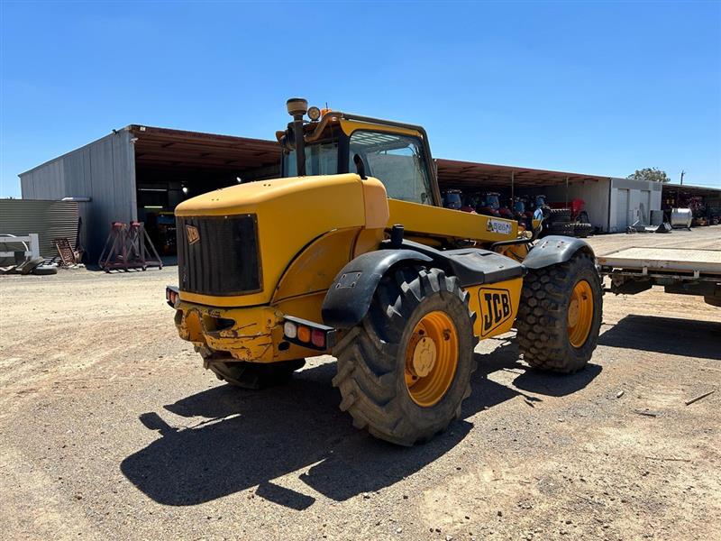 Photo 5. JCB 526S telehandler