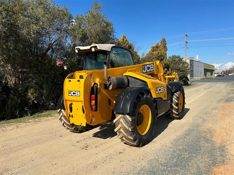 Photo 3. JCB 531-70 telehandler