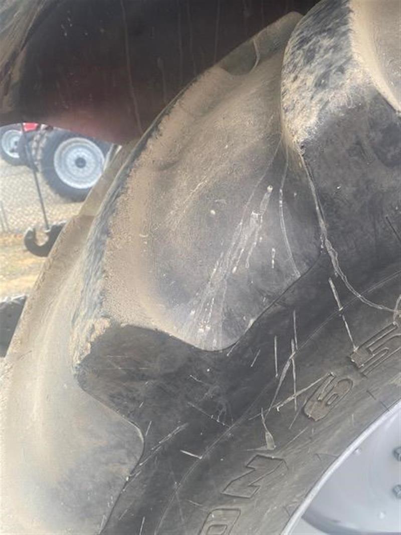 Photo 4. Case IH Puma 165 tractor