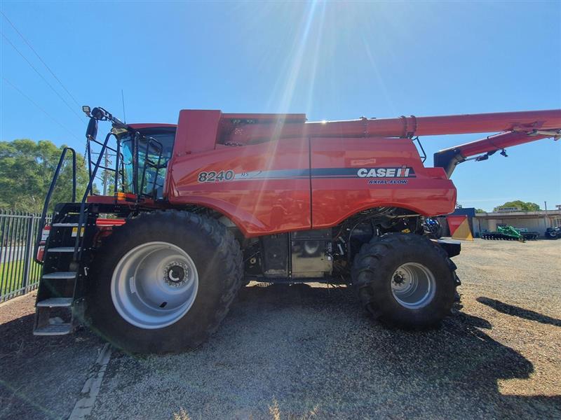 Photo 2. Case IH 8240 combine harvester
