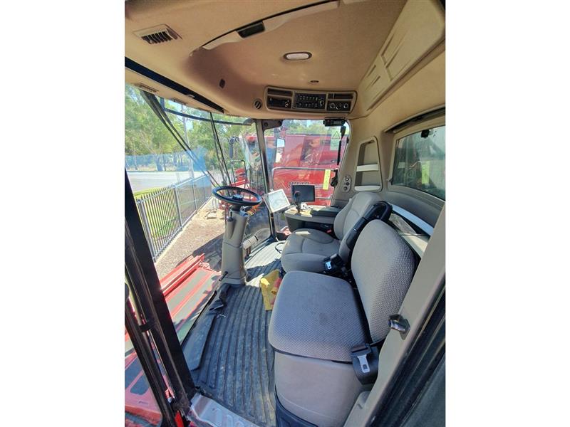Photo 5. Case IH 8240 combine harvester