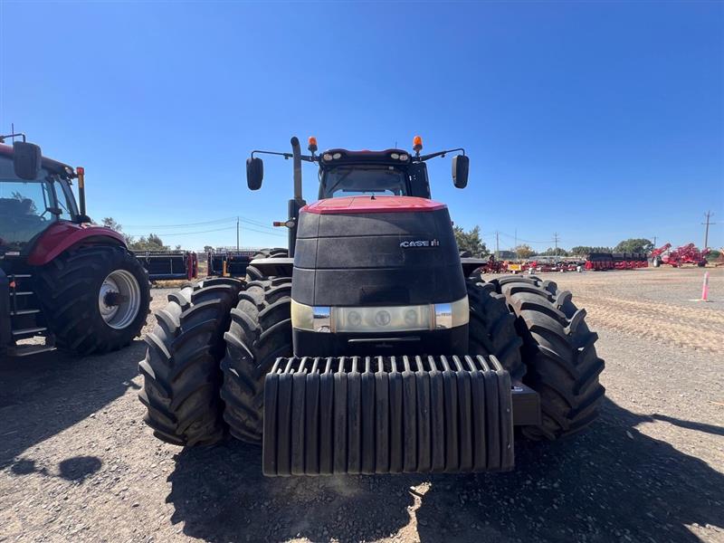 Photo 4. Case IH Magnum 340 tractor