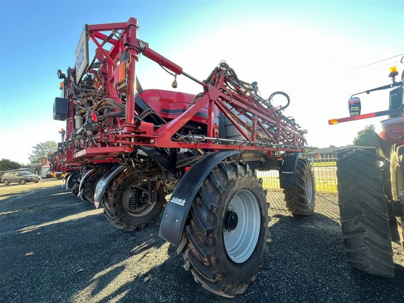 Photo 3. Case IH 4430 self propelled sprayer