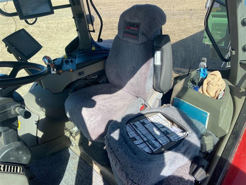 Photo 4. Case IH Optum 300 tractor