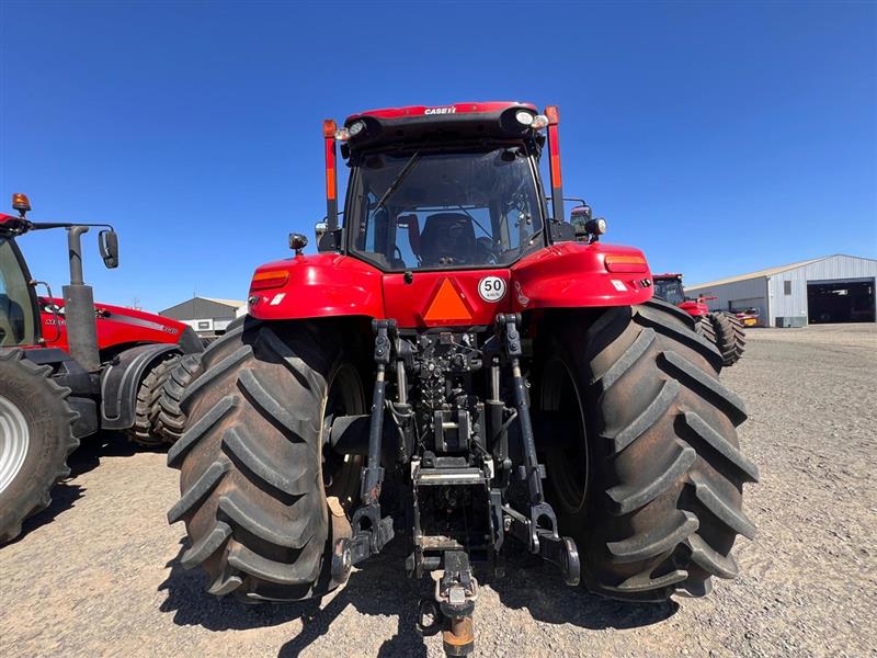 Photo 5. Case IH Magnum 340 CVT tractor