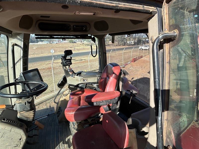 Photo 4. Case IH Magnum 250 tractor