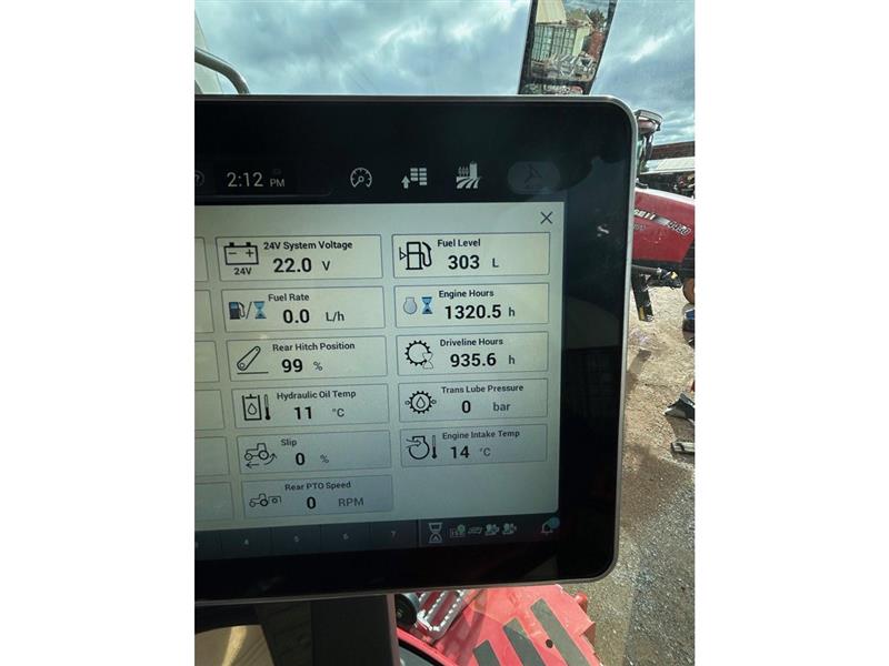 Photo 2. Case IH 500 Rowtrac Steiger track tractor