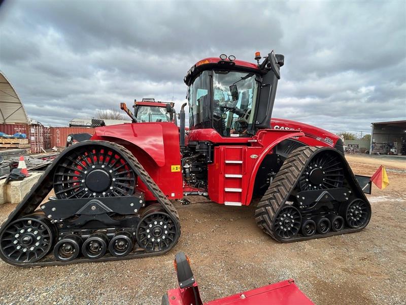 Photo 5. Case IH 500 Rowtrac Steiger track tractor