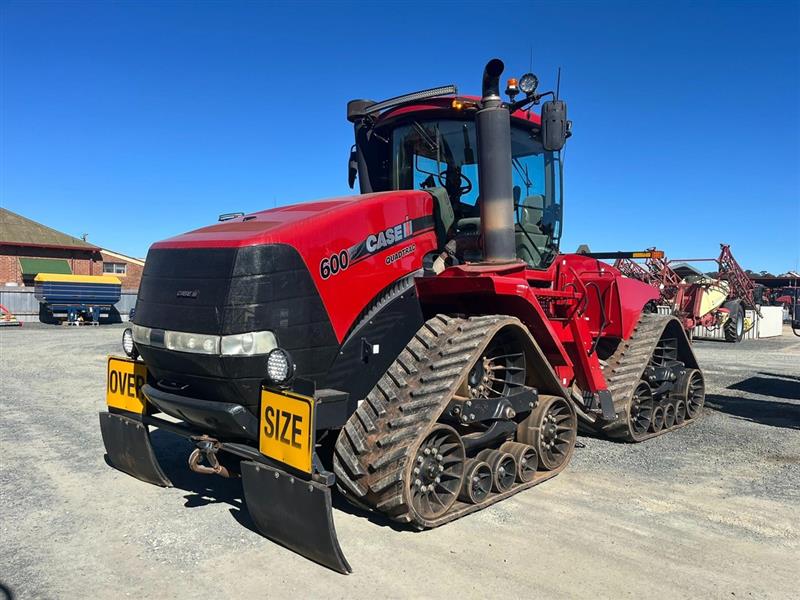 Photo 4. Case IH Steiger track tractor