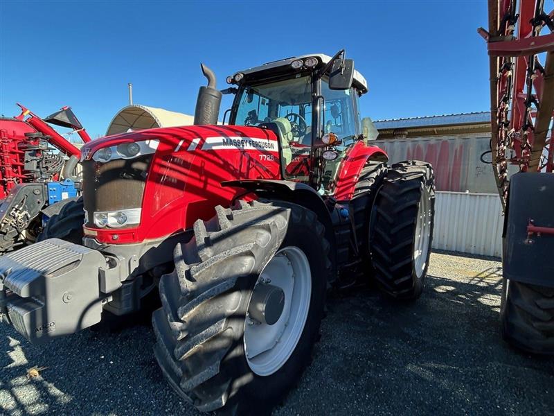 Photo 2. Massey Ferguson 7726 tractor