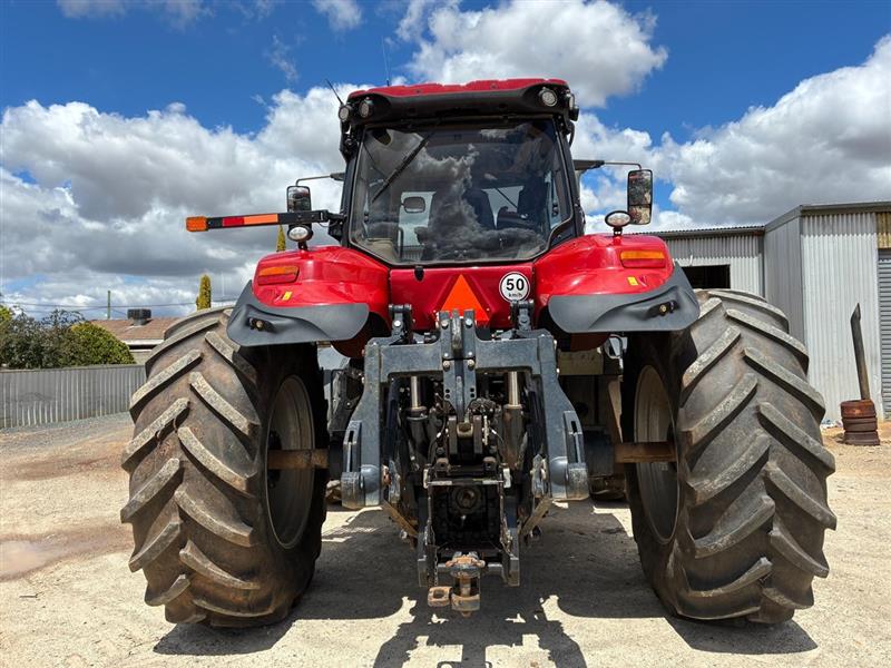 Photo 5. Case IH Magnum 340 tractor