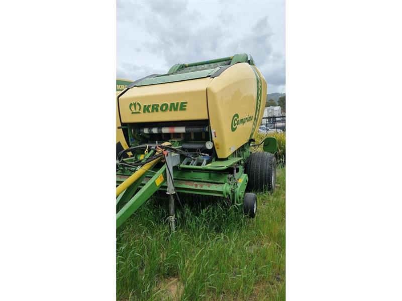 Photo 2. Krone V150XC round baler