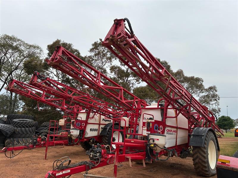 Photo 4. Croplands Pegasus 6036 boom sprayer