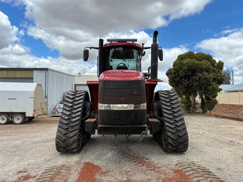 Photo 5. Case IH Quadtrac 500 track tractor