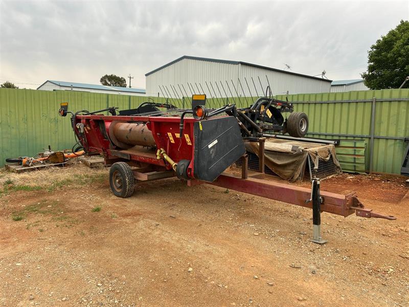 Photo 2. Case IH 2015 harvester front