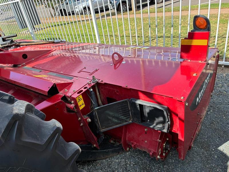 Photo 3. Macdon R85 mower conditioner