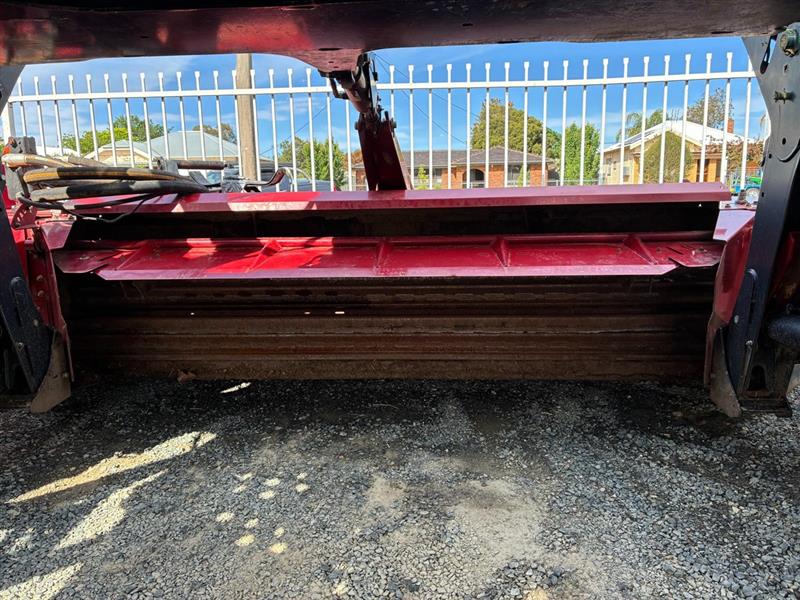 Photo 4. Macdon R85 mower conditioner